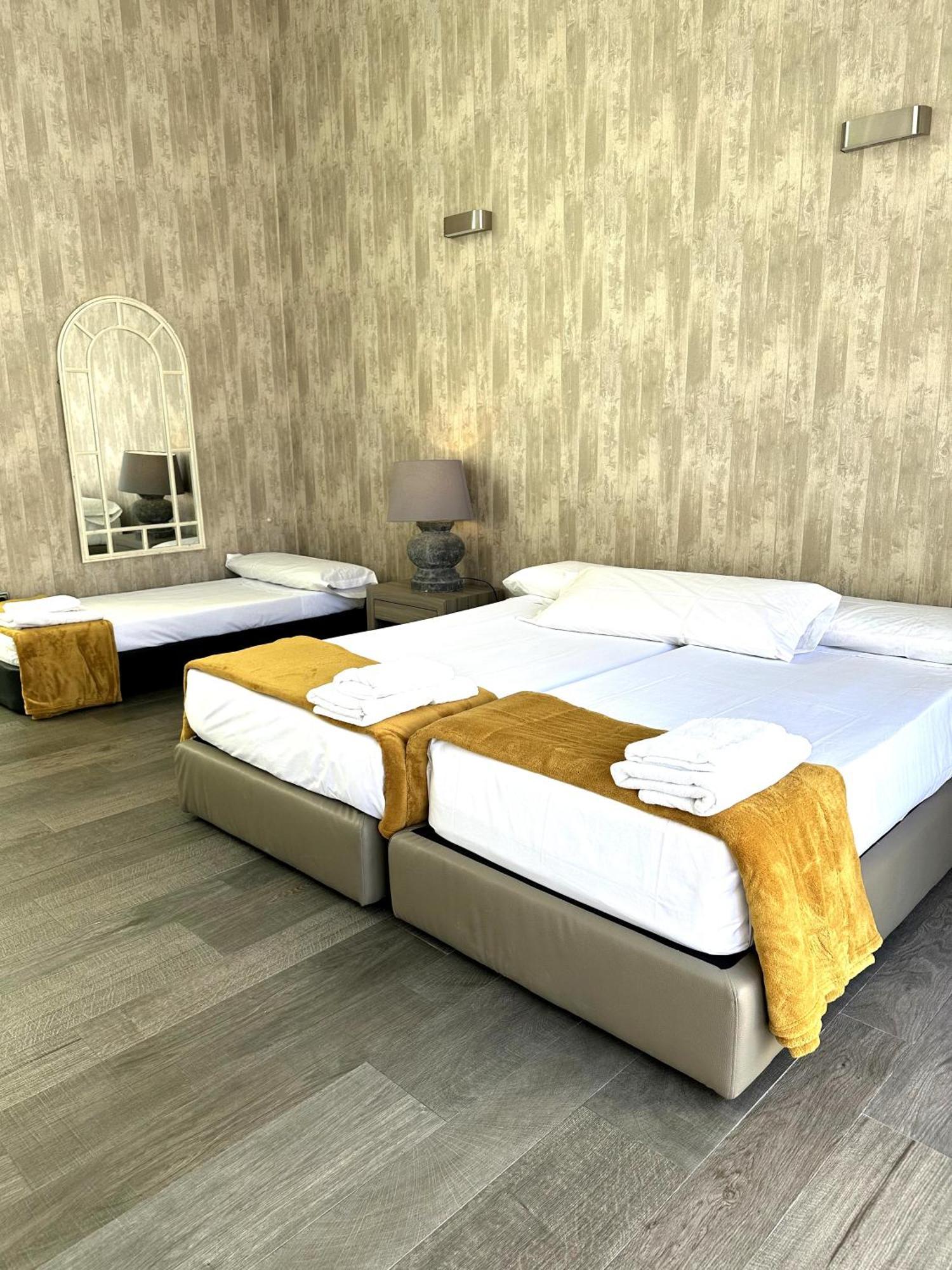 Mercado Central Suites Valencia Exteriör bild