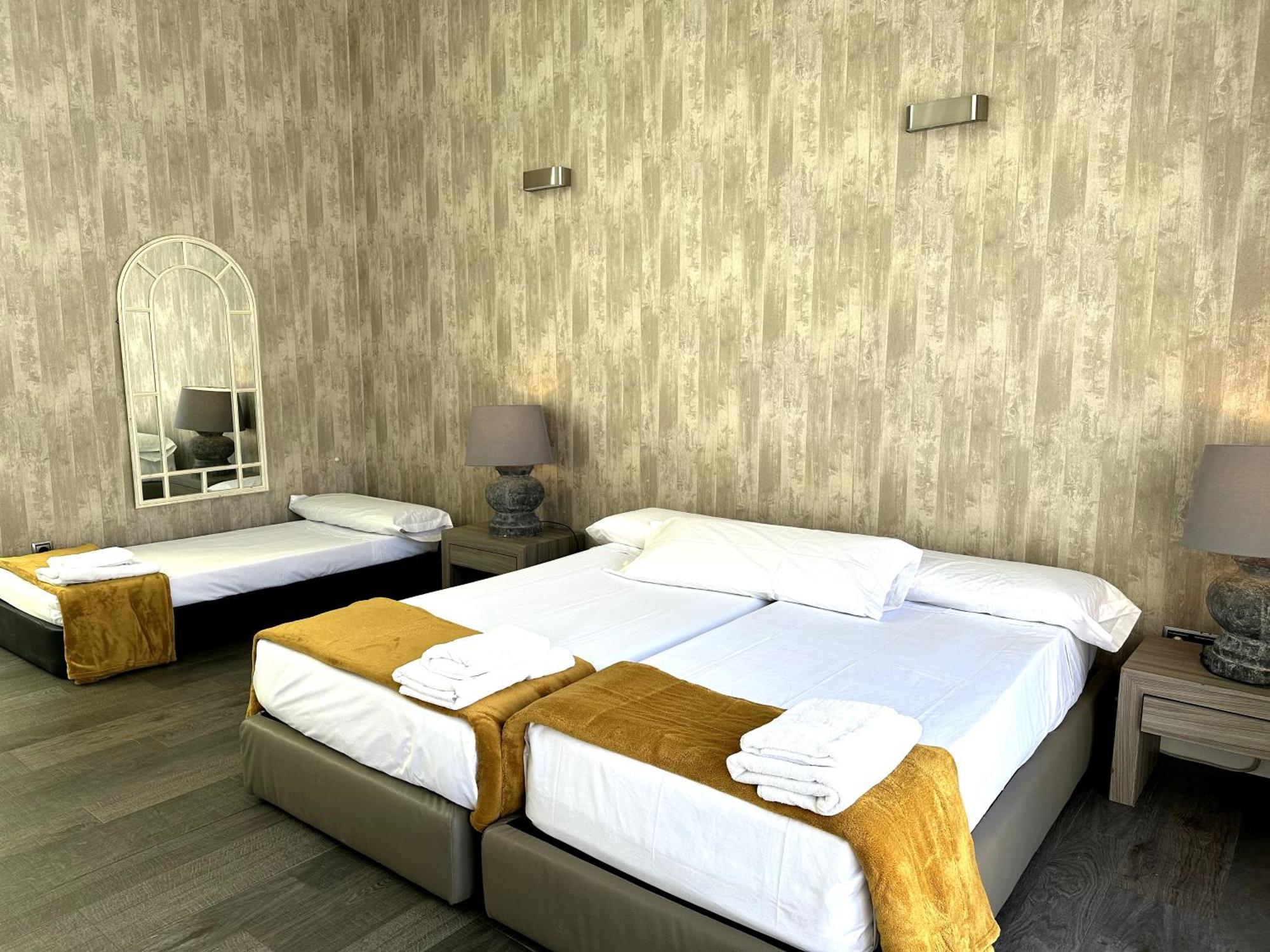 Mercado Central Suites Valencia Exteriör bild
