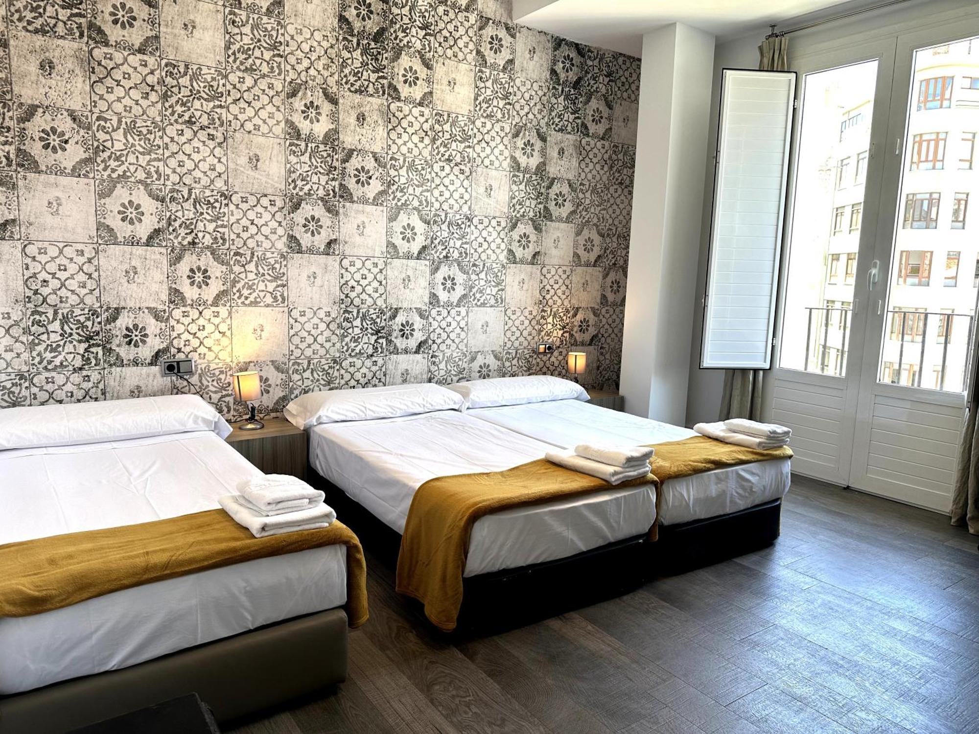 Mercado Central Suites Valencia Exteriör bild